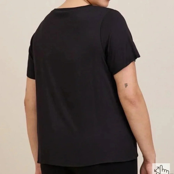 Torrid black t shirt with purple butterfly design in excellent condition size1X - Picture 3 of 8